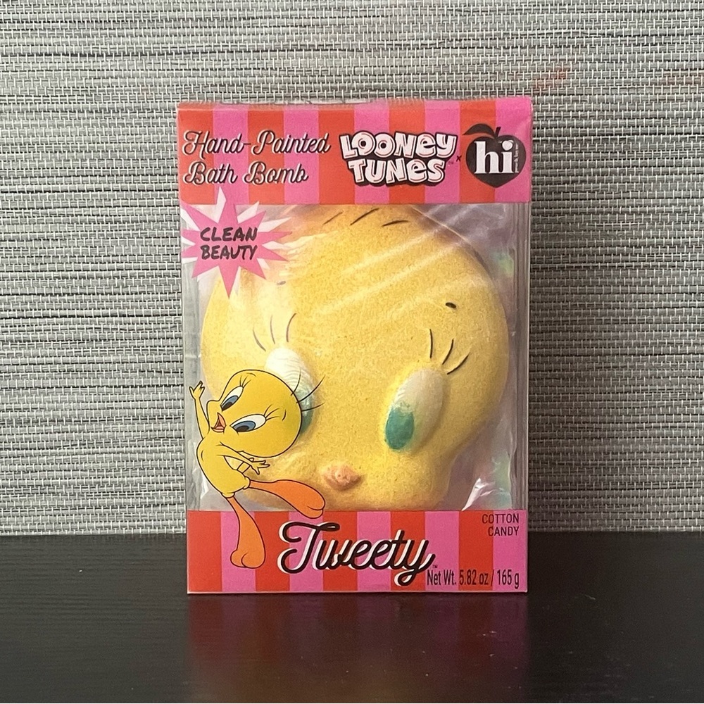 Hi Peach Layne Looney Tunes Tweety Hand-Painted Bath Bomb In Box, Cotton Candy